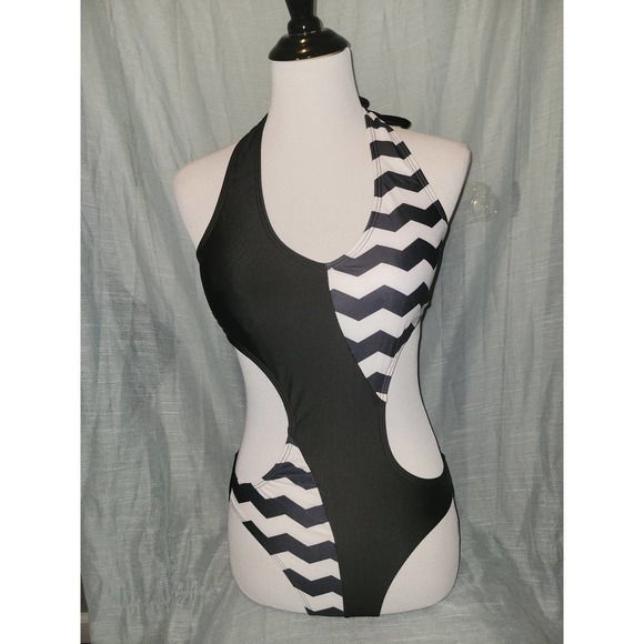 Other - NWOT Black and white Chevron Swimsuit large